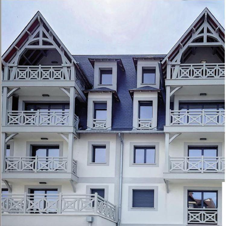 Appartement 3 Pieces, Standing, Centre, 2 Sdb, 2 Wc, Balcon *
